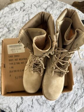 Hot Weather Cage Type II Tactical Military Combat Boots - Tan. Size 8.5R